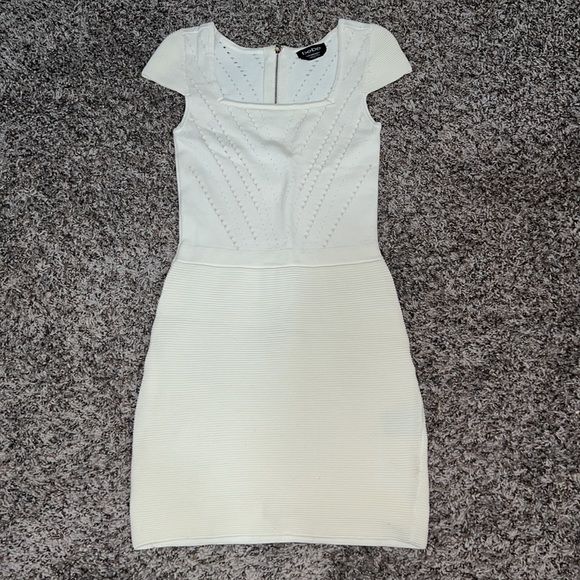 Cream BEBE knit dress - Picture 9 of 16